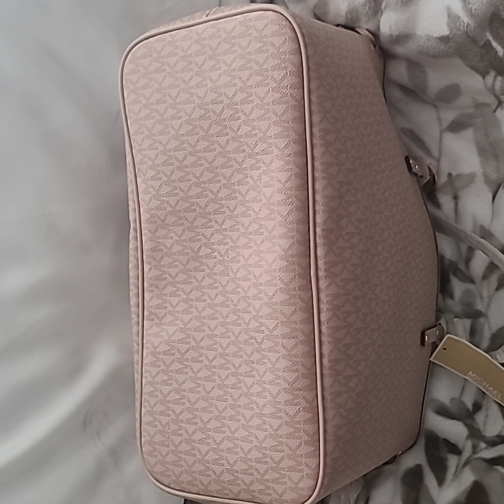 Micheal Kors large shoulder bag - Picture 2 of 5